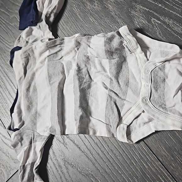 Onsies 6-9 months bundle - Picture 3 of 7